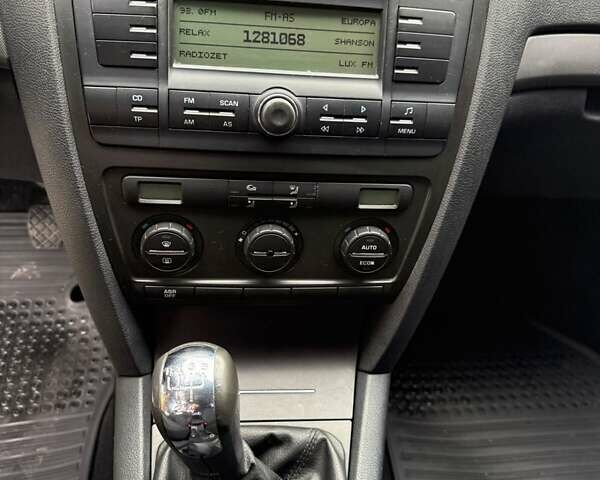 Бежевый Шкода Октавия, объемом двигателя 1.6 л и пробегом 204 тыс. км за 6777 $, фото 21 на Automoto.ua