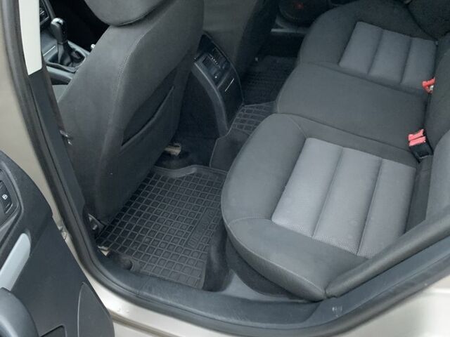 Бежевий Шкода Октавія, об'ємом двигуна 1.9 л та пробігом 138 тис. км за 5800 $, фото 6 на Automoto.ua