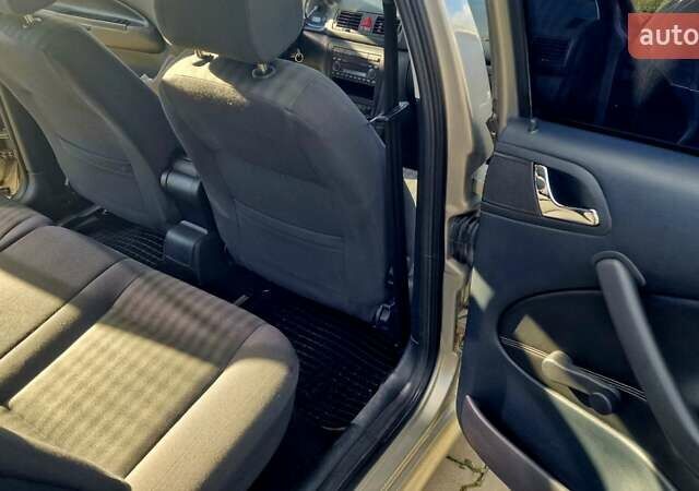 Бежевий Шкода Октавія, об'ємом двигуна 1.6 л та пробігом 227 тис. км за 7100 $, фото 26 на Automoto.ua