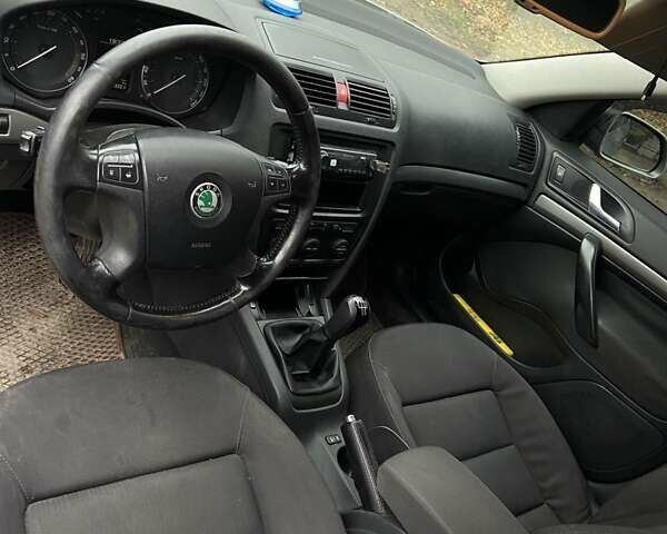 Бежевый Шкода Октавия, объемом двигателя 1.9 л и пробегом 330 тыс. км за 4700 $, фото 9 на Automoto.ua