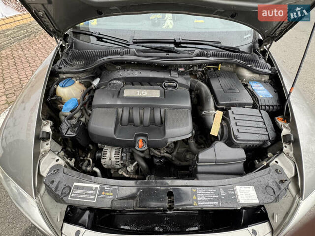 Бежевый Шкода Октавия, объемом двигателя 1.6 л и пробегом 279 тыс. км за 6500 $, фото 12 на Automoto.ua