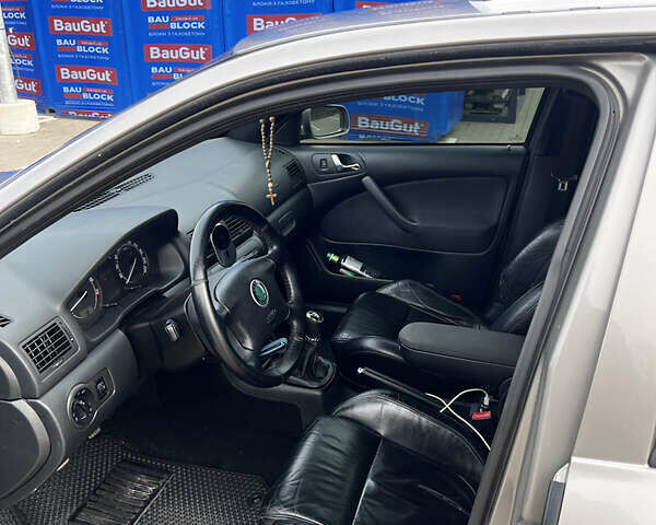 Бежевий Шкода Октавія, об'ємом двигуна 1.8 л та пробігом 316 тис. км за 5200 $, фото 8 на Automoto.ua