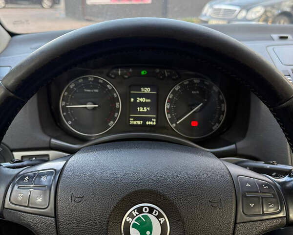 Шкода Октавія 2008 у Києві на Automoto.ua Бежевий Шкода Октавія, об'ємом двигуна 1.98 л та пробігом 318 тис. км за 2750 $, фото 13 на Automoto.ua