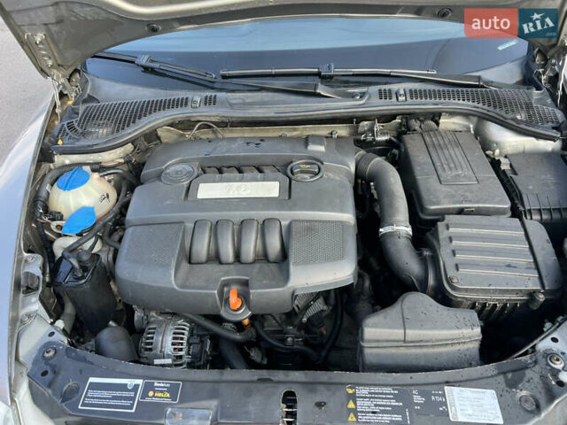 Бежевый Шкода Октавия, объемом двигателя 1.6 л и пробегом 319 тыс. км за 6299 $, фото 8 на Automoto.ua