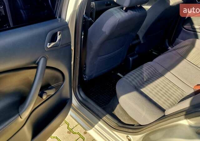 Бежевий Шкода Октавія, об'ємом двигуна 1.6 л та пробігом 227 тис. км за 7100 $, фото 27 на Automoto.ua