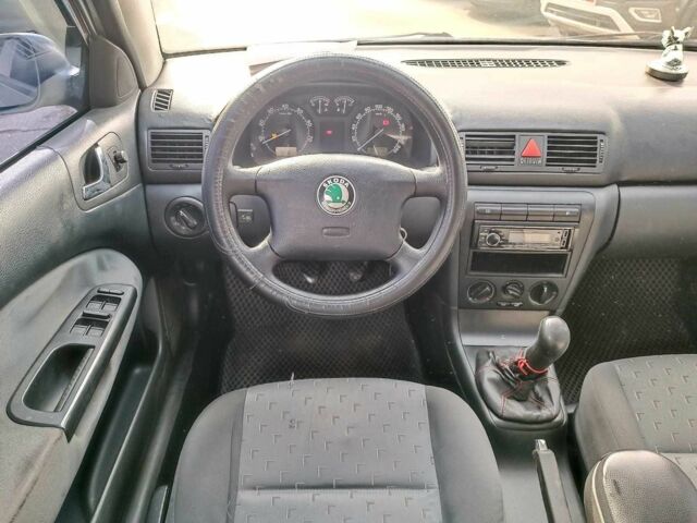 Бежевый Шкода Октавия, объемом двигателя 1.6 л и пробегом 297 тыс. км за 4290 $, фото 14 на Automoto.ua