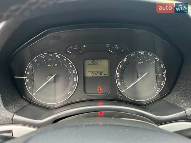 Бежевый Шкода Октавия, объемом двигателя 1.6 л и пробегом 194 тыс. км за 7200 $, фото 7 на Automoto.ua