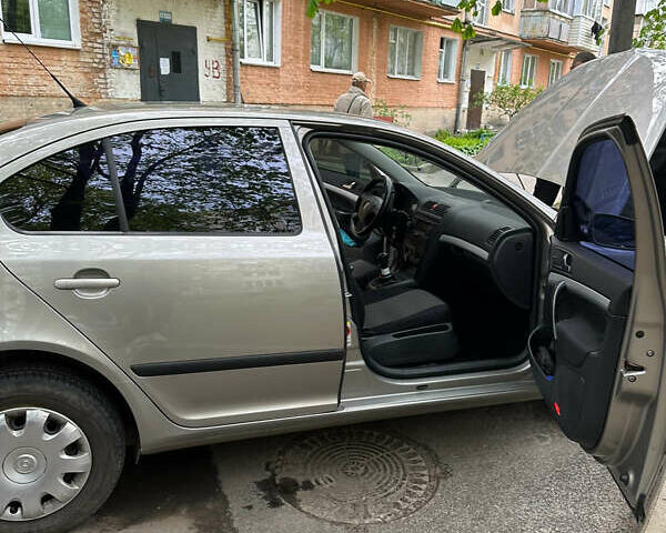 Бежевий Шкода Октавія, об'ємом двигуна 1.6 л та пробігом 225 тис. км за 5400 $, фото 6 на Automoto.ua