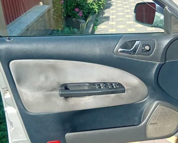Бежевий Шкода Октавія, об'ємом двигуна 1.6 л та пробігом 357 тис. км за 2550 $, фото 25 на Automoto.ua