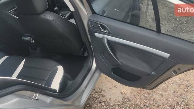 Шкода Октавія 2008 у Харкові на Automoto.ua Бежевий Шкода Октавія, об'ємом двигуна 1.6 л та пробігом 210 тис. км за 6900 $, фото 2 на Automoto.ua