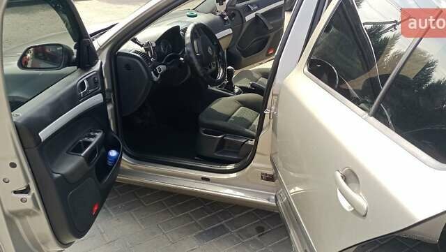 Бежевий Шкода Октавія, об'ємом двигуна 1.98 л та пробігом 325 тис. км за 5700 $, фото 10 на Automoto.ua