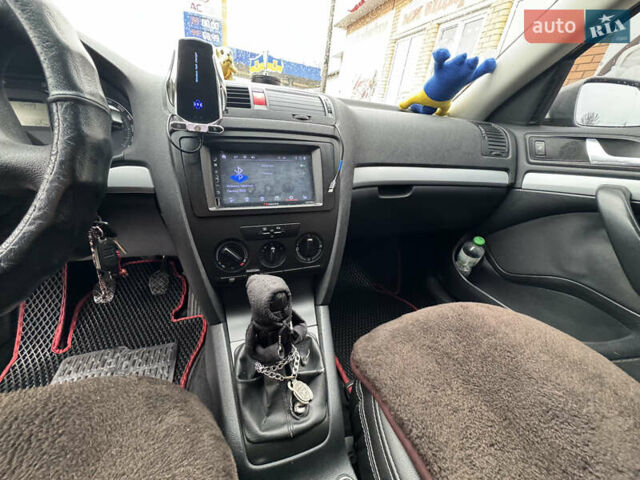 Бежевый Шкода Октавия, объемом двигателя 1.6 л и пробегом 279 тыс. км за 6500 $, фото 5 на Automoto.ua