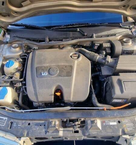 Бежевий Шкода Октавія, об'ємом двигуна 1.6 л та пробігом 227 тис. км за 7100 $, фото 15 на Automoto.ua