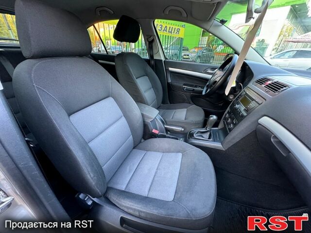 Бежевий Шкода Октавія, об'ємом двигуна 1.6 л та пробігом 207 тис. км за 6750 $, фото 5 на Automoto.ua