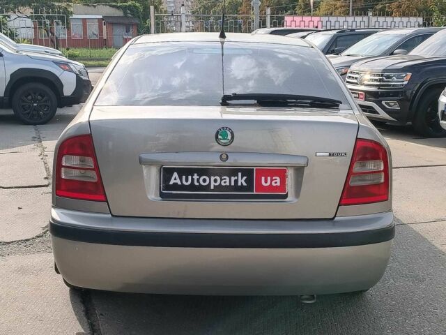 Бежевый Шкода Октавия, объемом двигателя 1.6 л и пробегом 297 тыс. км за 4290 $, фото 7 на Automoto.ua