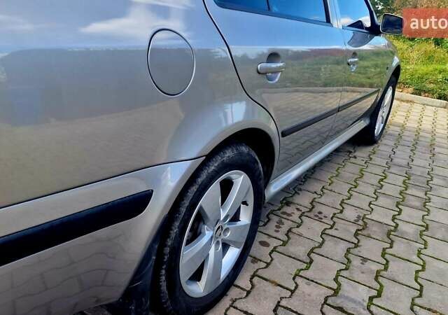 Бежевий Шкода Октавія, об'ємом двигуна 1.6 л та пробігом 227 тис. км за 7100 $, фото 11 на Automoto.ua