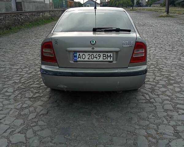 Бежевий Шкода Октавія, об'ємом двигуна 1.6 л та пробігом 357 тис. км за 2550 $, фото 32 на Automoto.ua