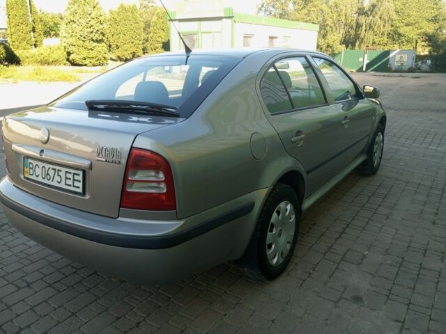 Бежевый Шкода Октавия, объемом двигателя 1.6 л и пробегом 220 тыс. км за 4900 $, фото 1 на Automoto.ua