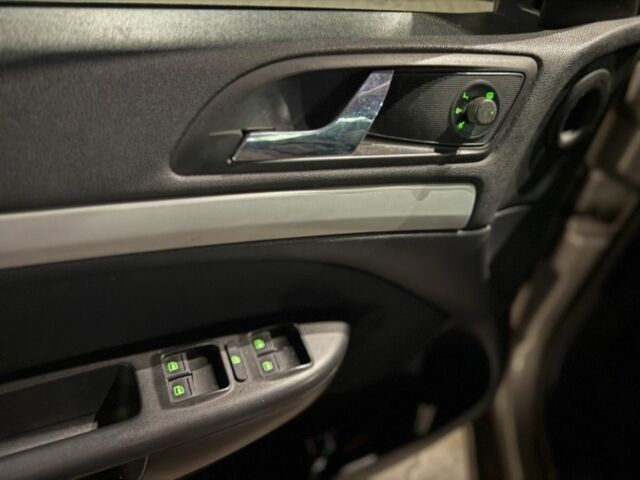 Бежевый Шкода Октавия, объемом двигателя 1.9 л и пробегом 300 тыс. км за 2850 $, фото 12 на Automoto.ua