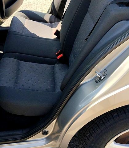 Бежевый Шкода Октавия, объемом двигателя 1.6 л и пробегом 198 тыс. км за 5450 $, фото 1 на Automoto.ua