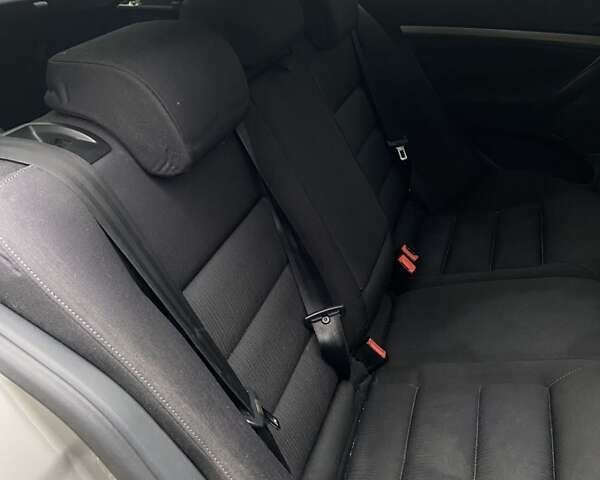 Бежевый Шкода Октавия, объемом двигателя 1.9 л и пробегом 334 тыс. км за 4700 $, фото 12 на Automoto.ua