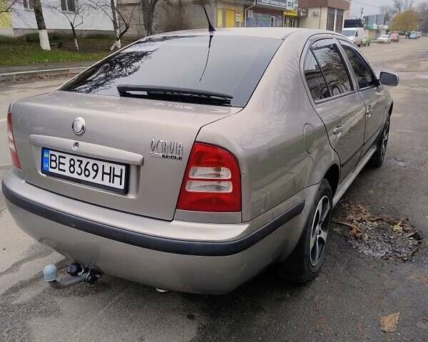 Бежевый Шкода Октавия, объемом двигателя 1.6 л и пробегом 285 тыс. км за 5600 $, фото 3 на Automoto.ua