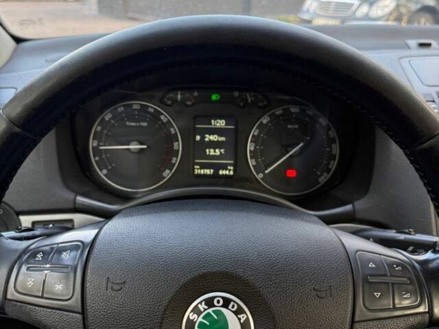 Шкода Октавія 2008 у Києві на Automoto.ua Бежевий Шкода Октавія, об'ємом двигуна 2 л та пробігом 318 тис. км за 2750 $, фото 6 на Automoto.ua