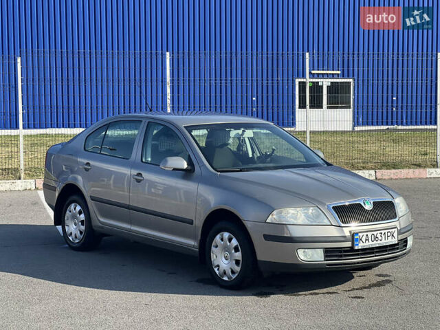 Бежевый Шкода Октавия, объемом двигателя 1.6 л и пробегом 319 тыс. км за 6299 $, фото 2 на Automoto.ua