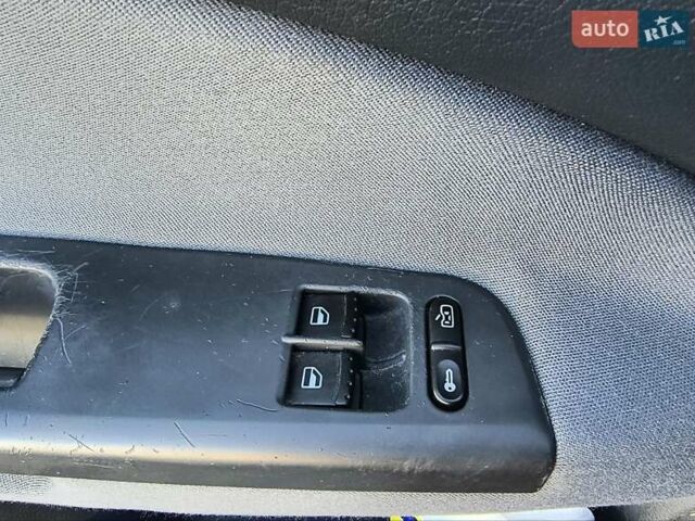 Бежевый Шкода Октавия, объемом двигателя 1.4 л и пробегом 157 тыс. км за 5400 $, фото 9 на Automoto.ua