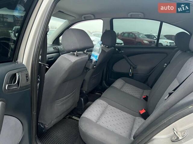 Бежевый Шкода Октавия, объемом двигателя 1.6 л и пробегом 276 тыс. км за 4490 $, фото 30 на Automoto.ua