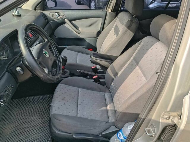 Бежевый Шкода Октавия, объемом двигателя 1.6 л и пробегом 297 тыс. км за 4290 $, фото 18 на Automoto.ua