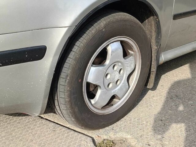 Бежевый Шкода Октавия, объемом двигателя 1.6 л и пробегом 297 тыс. км за 4290 $, фото 2 на Automoto.ua