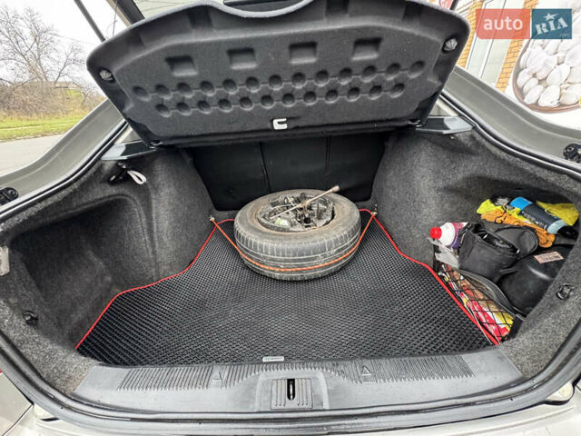 Бежевый Шкода Октавия, объемом двигателя 1.6 л и пробегом 279 тыс. км за 6500 $, фото 20 на Automoto.ua