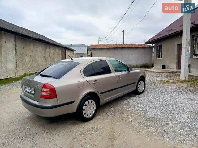 Бежевый Шкода Октавия, объемом двигателя 1.6 л и пробегом 140 тыс. км за 6500 $, фото 1 на Automoto.ua