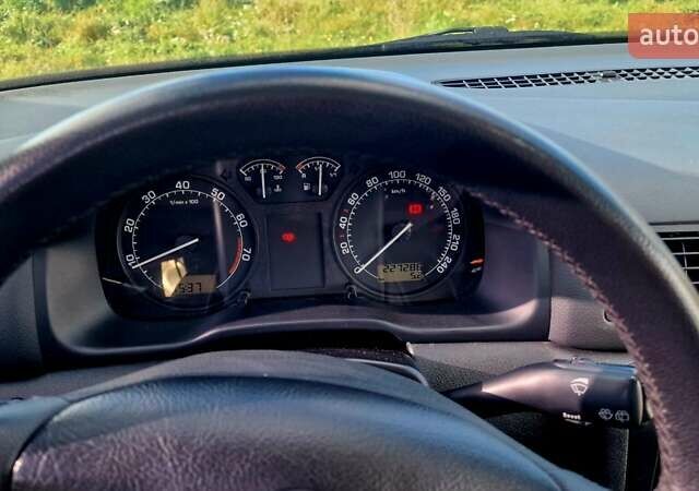 Бежевий Шкода Октавія, об'ємом двигуна 1.6 л та пробігом 227 тис. км за 7100 $, фото 22 на Automoto.ua