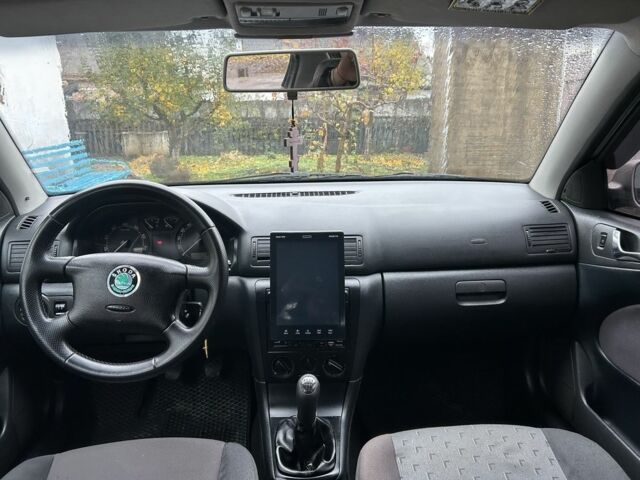 Бежевий Шкода Октавія, об'ємом двигуна 1.6 л та пробігом 225 тис. км за 5200 $, фото 2 на Automoto.ua