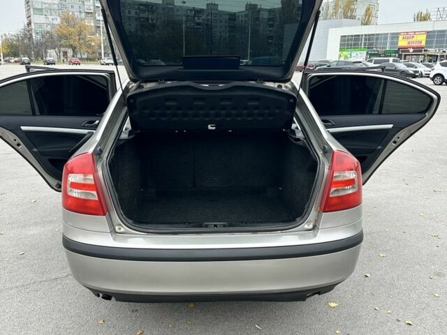 Бежевий Шкода Октавія, об'ємом двигуна 1.6 л та пробігом 226 тис. км за 5900 $, фото 6 на Automoto.ua