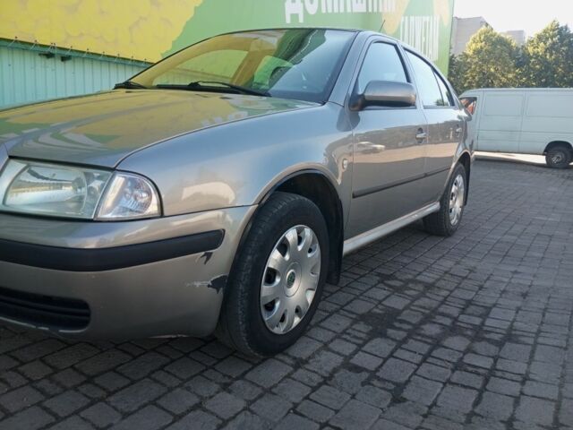 Бежевый Шкода Октавия, объемом двигателя 1.6 л и пробегом 220 тыс. км за 4900 $, фото 5 на Automoto.ua