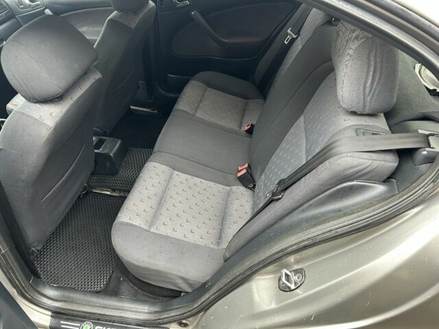 Бежевий Шкода Октавія, об'ємом двигуна 1.6 л та пробігом 225 тис. км за 5200 $, фото 13 на Automoto.ua