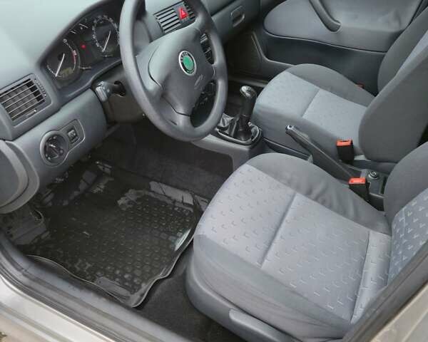 Бежевий Шкода Октавія, об'ємом двигуна 1.9 л та пробігом 60 тис. км за 8999 $, фото 16 на Automoto.ua