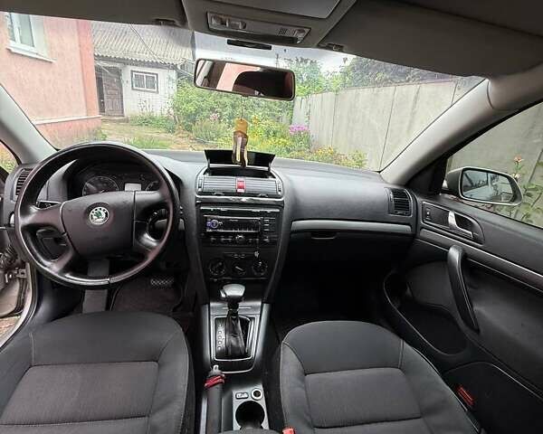 Шкода Октавия 2008 в Лохвице на Automoto.ua Бежевый Шкода Октавия, объемом двигателя 1.6 л и пробегом 253 тыс. км за 6200 $, фото 2 на Automoto.ua