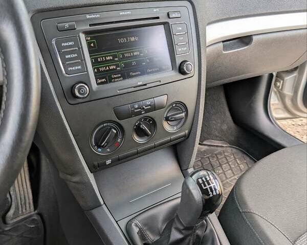 Бежевый Шкода Октавия, объемом двигателя 1.98 л и пробегом 230 тыс. км за 6200 $, фото 27 на Automoto.ua