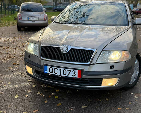 Шкода Октавія 2008 у Києві на Automoto.ua Бежевий Шкода Октавія, об'ємом двигуна 1.98 л та пробігом 318 тис. км за 2750 $, фото 5 на Automoto.ua