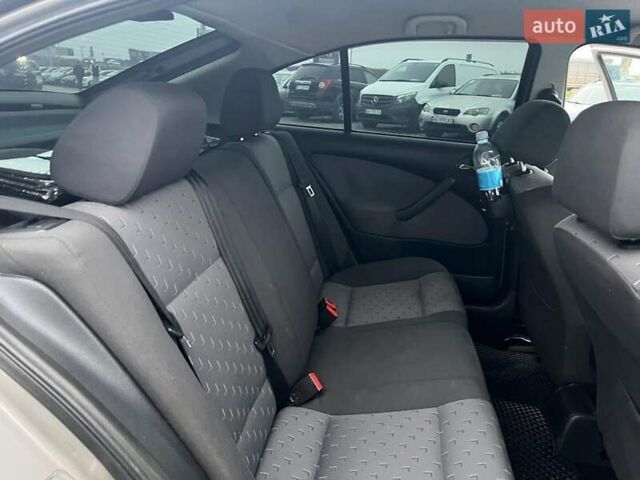 Бежевый Шкода Октавия, объемом двигателя 1.6 л и пробегом 276 тыс. км за 4490 $, фото 34 на Automoto.ua