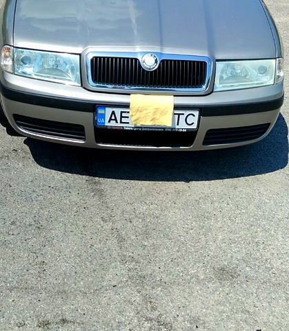 Бежевый Шкода Октавия, объемом двигателя 1.6 л и пробегом 198 тыс. км за 5450 $, фото 5 на Automoto.ua