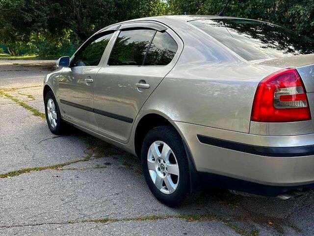 Бежевий Шкода Октавія, об'ємом двигуна 2 л та пробігом 290 тис. км за 5299 $, фото 5 на Automoto.ua