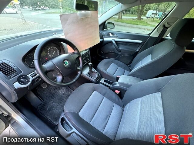 Бежевий Шкода Октавія, об'ємом двигуна 1.6 л та пробігом 207 тис. км за 6750 $, фото 2 на Automoto.ua