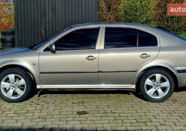 Бежевий Шкода Октавія, об'ємом двигуна 1.6 л та пробігом 227 тис. км за 7100 $, фото 2 на Automoto.ua