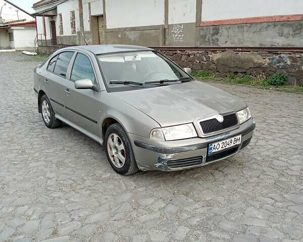 Бежевий Шкода Октавія, об'ємом двигуна 1.6 л та пробігом 357 тис. км за 2550 $, фото 9 на Automoto.ua