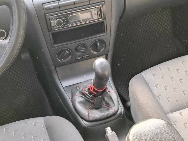 Бежевый Шкода Октавия, объемом двигателя 1.6 л и пробегом 297 тыс. км за 4290 $, фото 16 на Automoto.ua